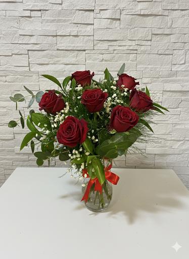 Cam Vazoda Romantik Kırmızı Güller