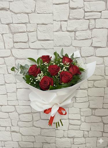 Beyaz Ambalajlı Romantik Kırmızı Gül Buketi